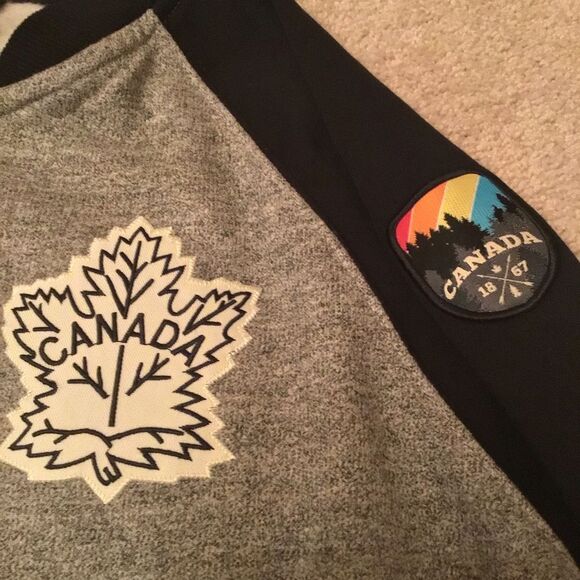 GGS Canada Gray and Black Men's Front Zip Jacket Unisex Sweater - Picture 3 of 8